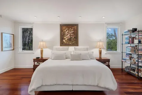 277 Veleros Court Coral Gables FL 33143