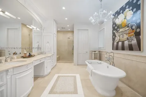 277 Veleros Court Coral Gables FL 33143