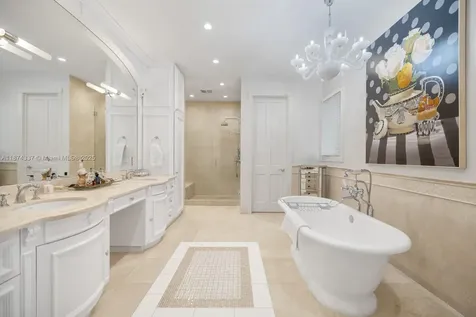 277 Veleros Court Coral Gables FL 33143