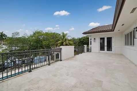 277 Veleros Court Coral Gables FL 33143