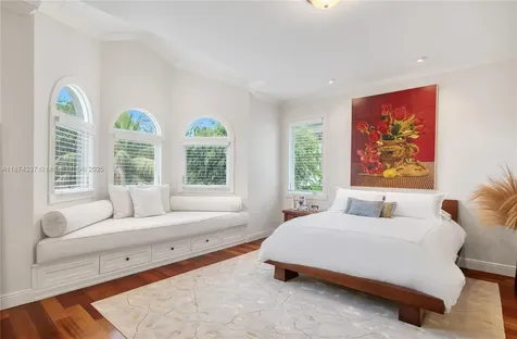 277 Veleros Court Coral Gables FL 33143