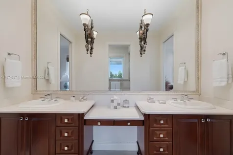 277 Veleros Court Coral Gables FL 33143