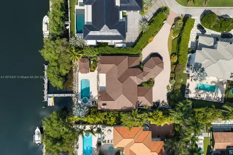 277 Veleros Court Coral Gables FL 33143