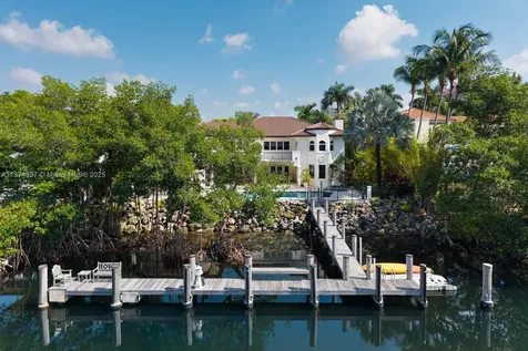 277 Veleros Court Coral Gables FL 33143