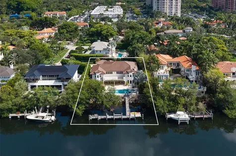 277 Veleros Court Coral Gables FL 33143