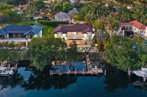 277 Veleros Court Coral Gables FL 33143
