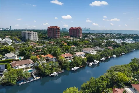 277 Veleros Court Coral Gables FL 33143