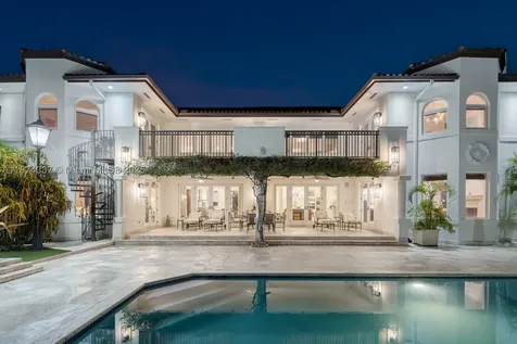 277 Veleros Court Coral Gables FL 33143
