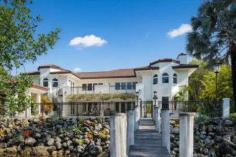 277 Veleros Court Coral Gables FL 33143