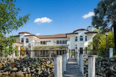 277 Veleros Court Coral Gables FL 33143