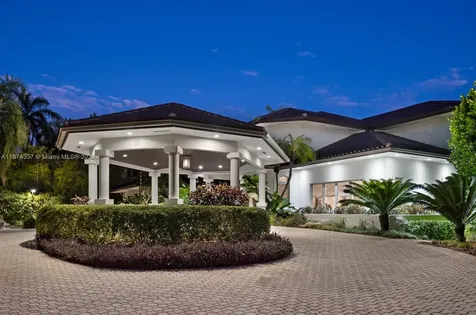 277 Veleros Court Coral Gables FL 33143