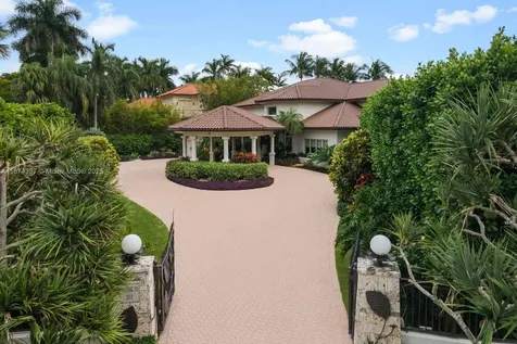 277 Veleros Court Coral Gables FL 33143