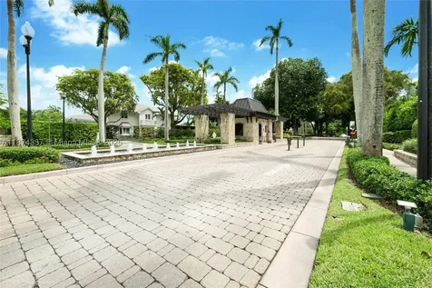 277 Veleros Court Coral Gables FL 33143