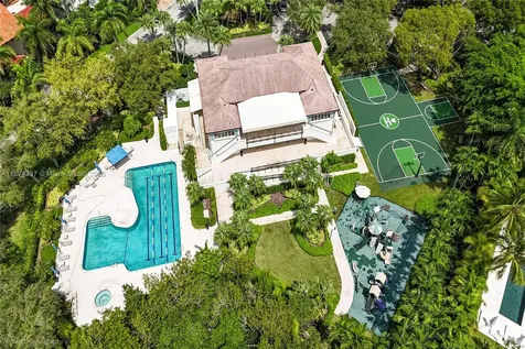 277 Veleros Court Coral Gables FL 33143