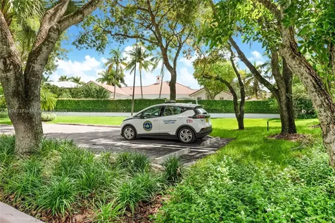 277 Veleros Court Coral Gables FL 33143