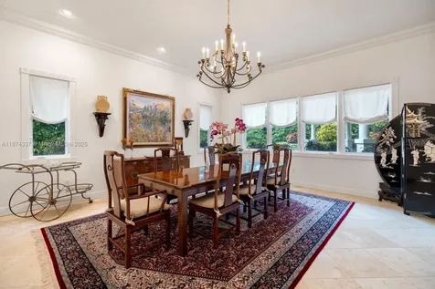 277 Veleros Court Coral Gables FL 33143