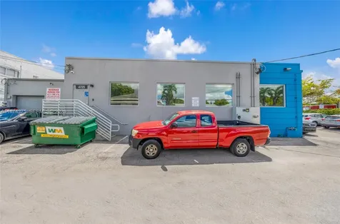 4725 SW 8th Street Miami FL 33134