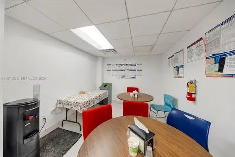 4725 SW 8th Street Miami FL 33134
