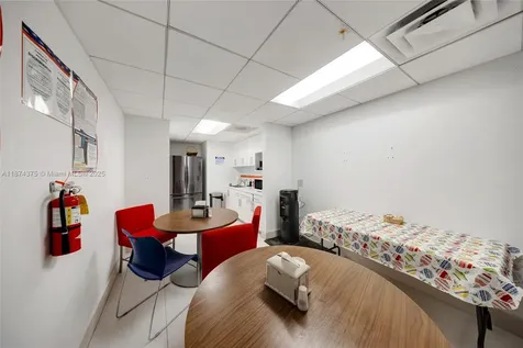 4725 SW 8th Street Miami FL 33134