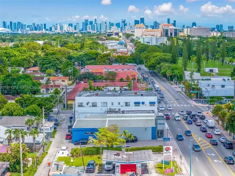 4725 SW 8th Street Miami FL 33134