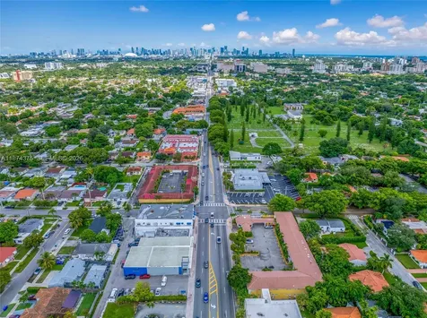 4725 SW 8th Street Miami FL 33134