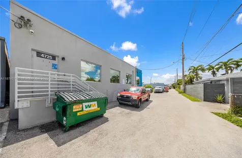 4725 SW 8th Street Miami FL 33134