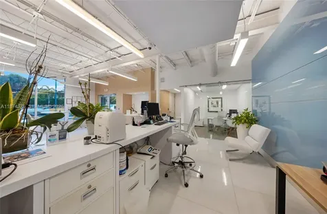 4725 SW 8th Street Miami FL 33134