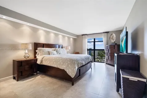 2000 Towerside Terrace Miami FL 33138
