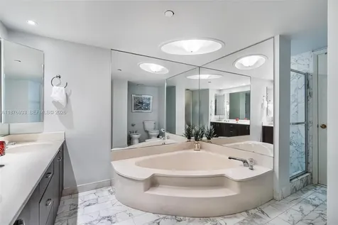 2000 Towerside Terrace Miami FL 33138