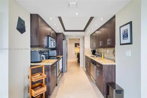 2000 Towerside Terrace Miami FL 33138