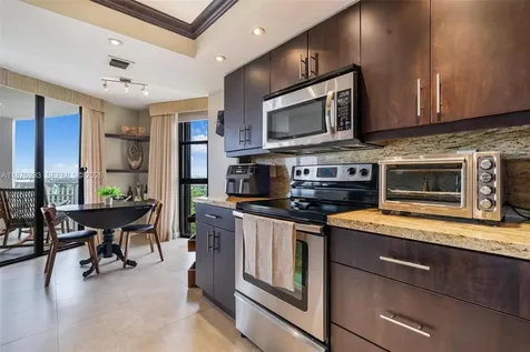 2000 Towerside Terrace Miami FL 33138