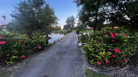 671 S Hollybrook Drive Pembroke Pines FL 33025
