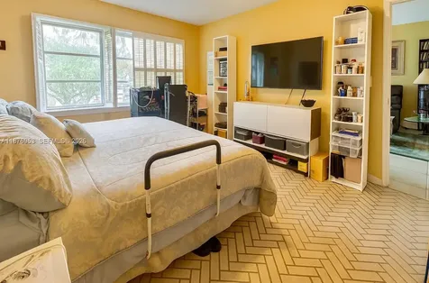 671 S Hollybrook Drive Pembroke Pines FL 33025
