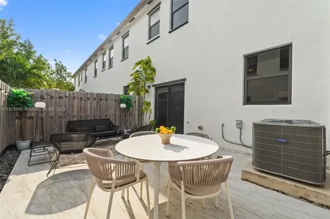 403 NE 212th Street Miami FL 33179