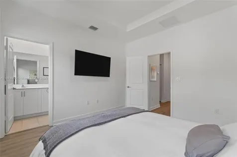 403 NE 212th Street Miami FL 33179