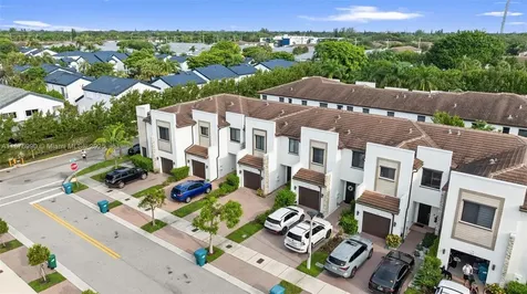 403 NE 212th Street Miami FL 33179
