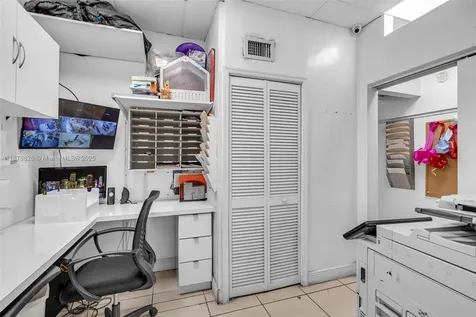7147 SW 8th Street Miami FL 33144