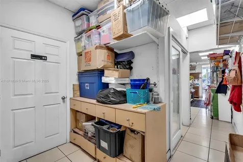 7147 SW 8th Street Miami FL 33144