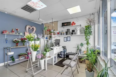 7147 SW 8th Street Miami FL 33144
