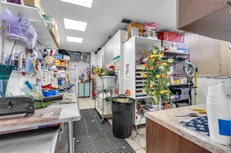 7147 SW 8th Street Miami FL 33144