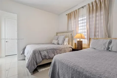 10470 S Lago Vista Circle Parkland FL 33076