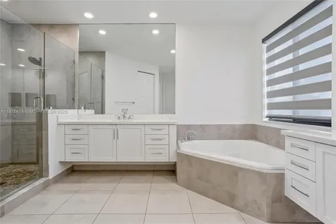 10470 S Lago Vista Circle Parkland FL 33076