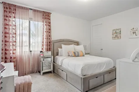 10470 S Lago Vista Circle Parkland FL 33076