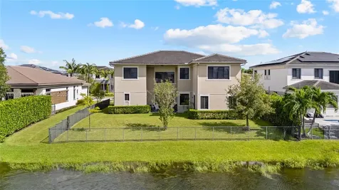 10470 S Lago Vista Circle Parkland FL 33076