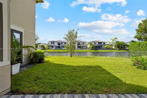 10470 S Lago Vista Circle Parkland FL 33076