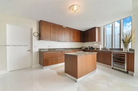15811 Collins Avenue Sunny Isles Beach FL 33160