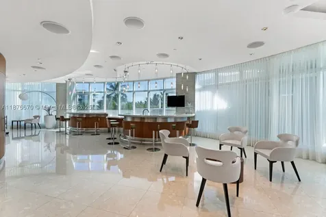 3801 Collins Avenue Miami Beach FL 33140