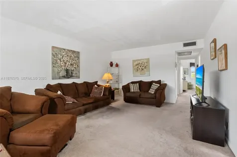 431 Markham T Deerfield Beach FL 33442