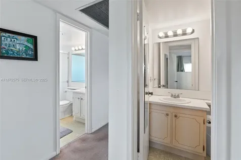 431 Markham T Deerfield Beach FL 33442