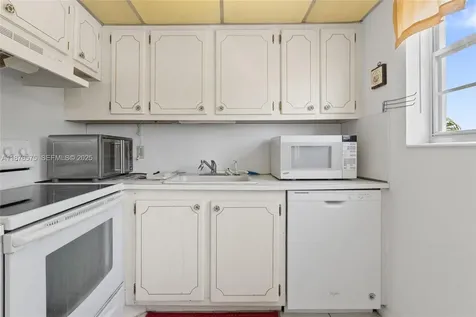 431 Markham T Deerfield Beach FL 33442